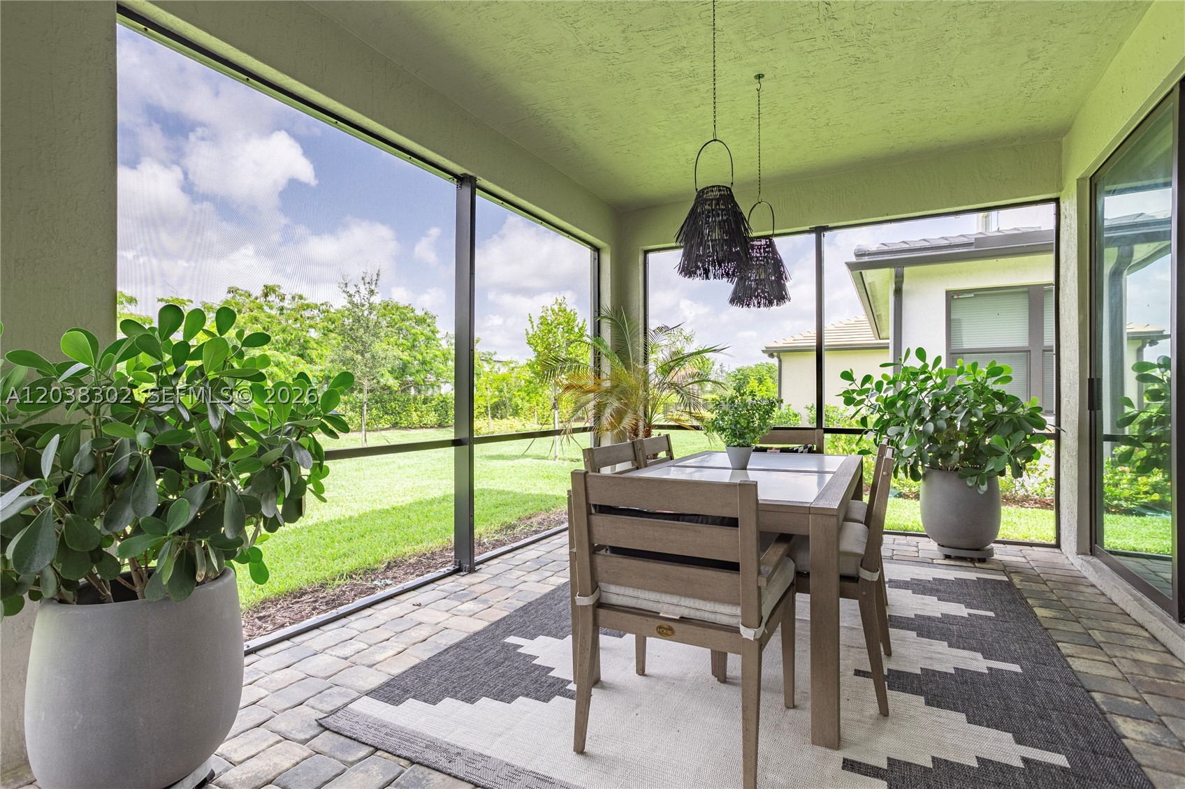OAK TREE PROPERTY REDEVEL - Residential Lease