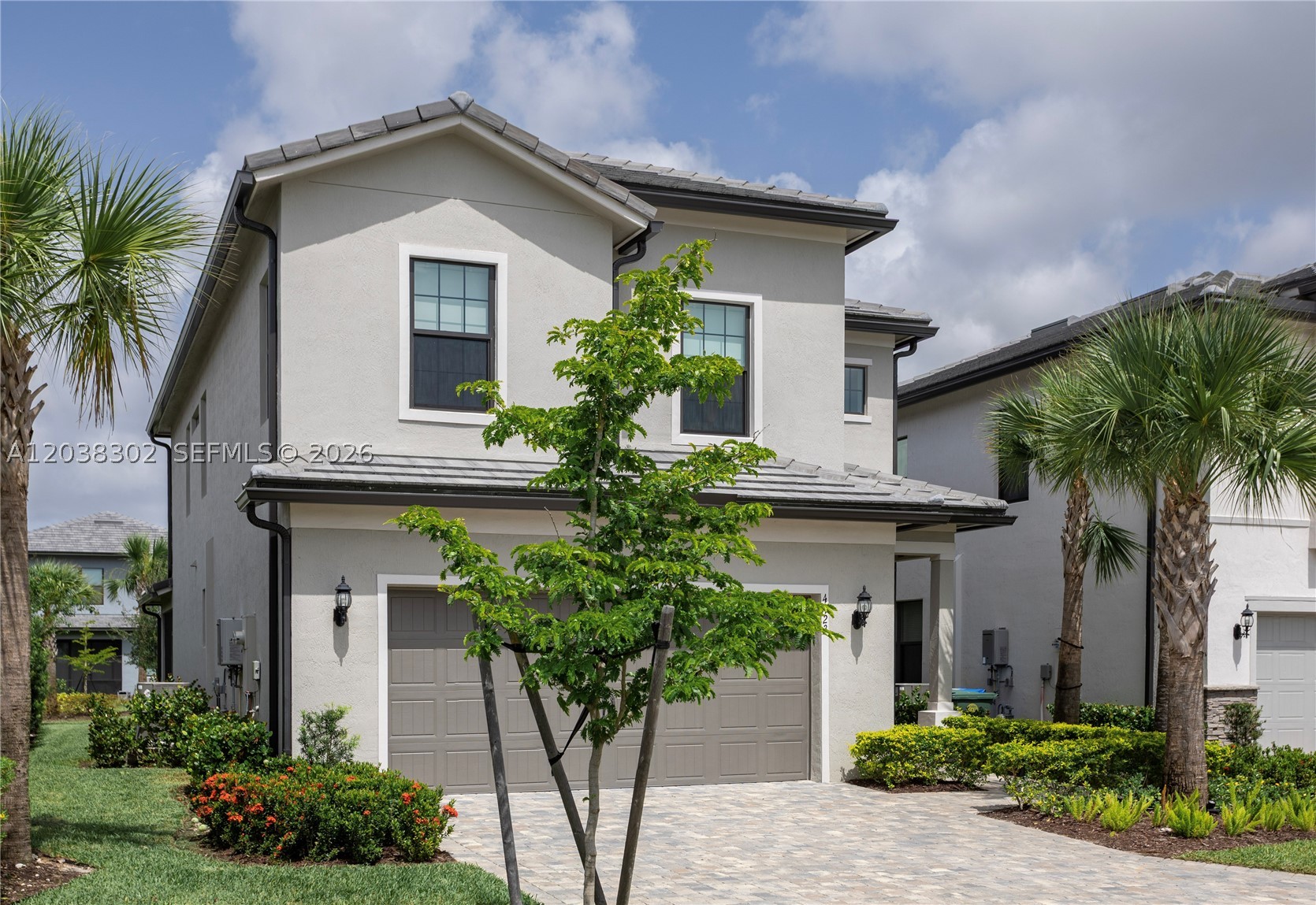 OAK TREE PROPERTY REDEVEL - Residential Lease