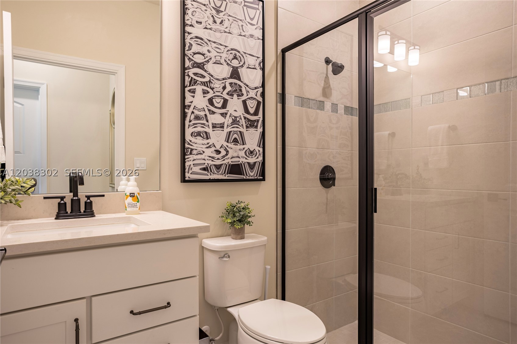 OAK TREE PROPERTY REDEVEL - Residential Lease