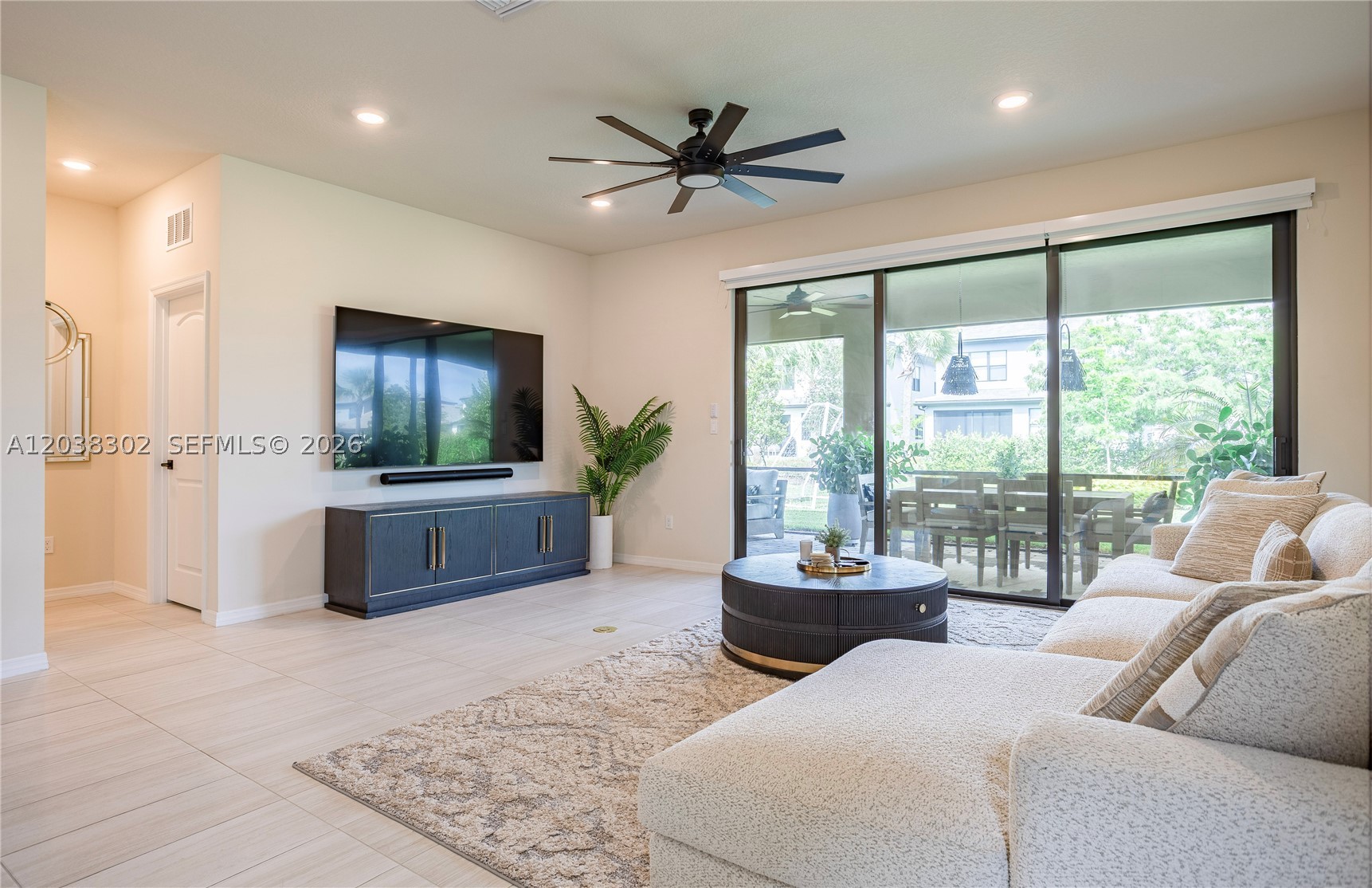 OAK TREE PROPERTY REDEVEL - Residential Lease