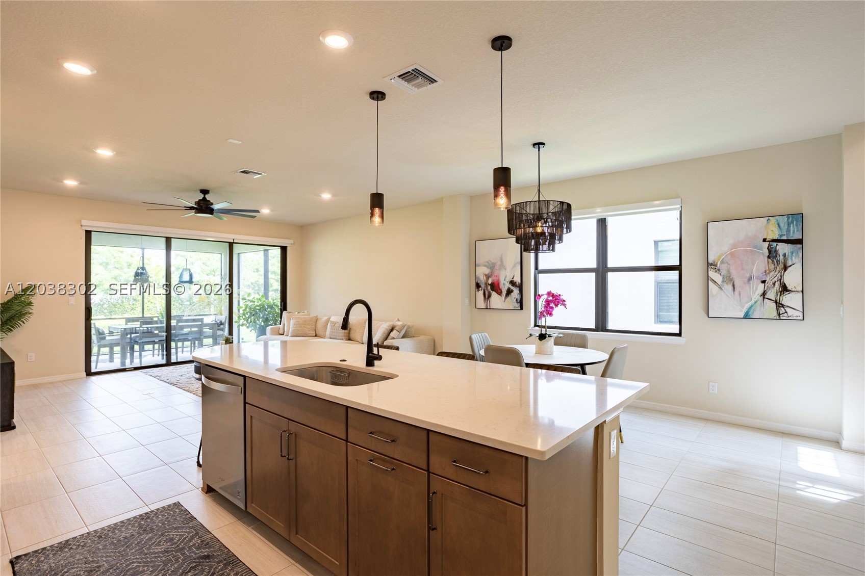 OAK TREE PROPERTY REDEVEL - Residential Lease