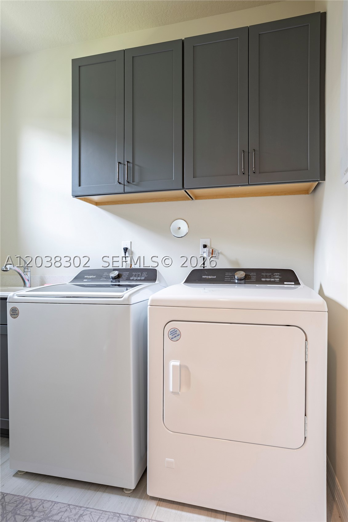 OAK TREE PROPERTY REDEVEL - Residential Lease