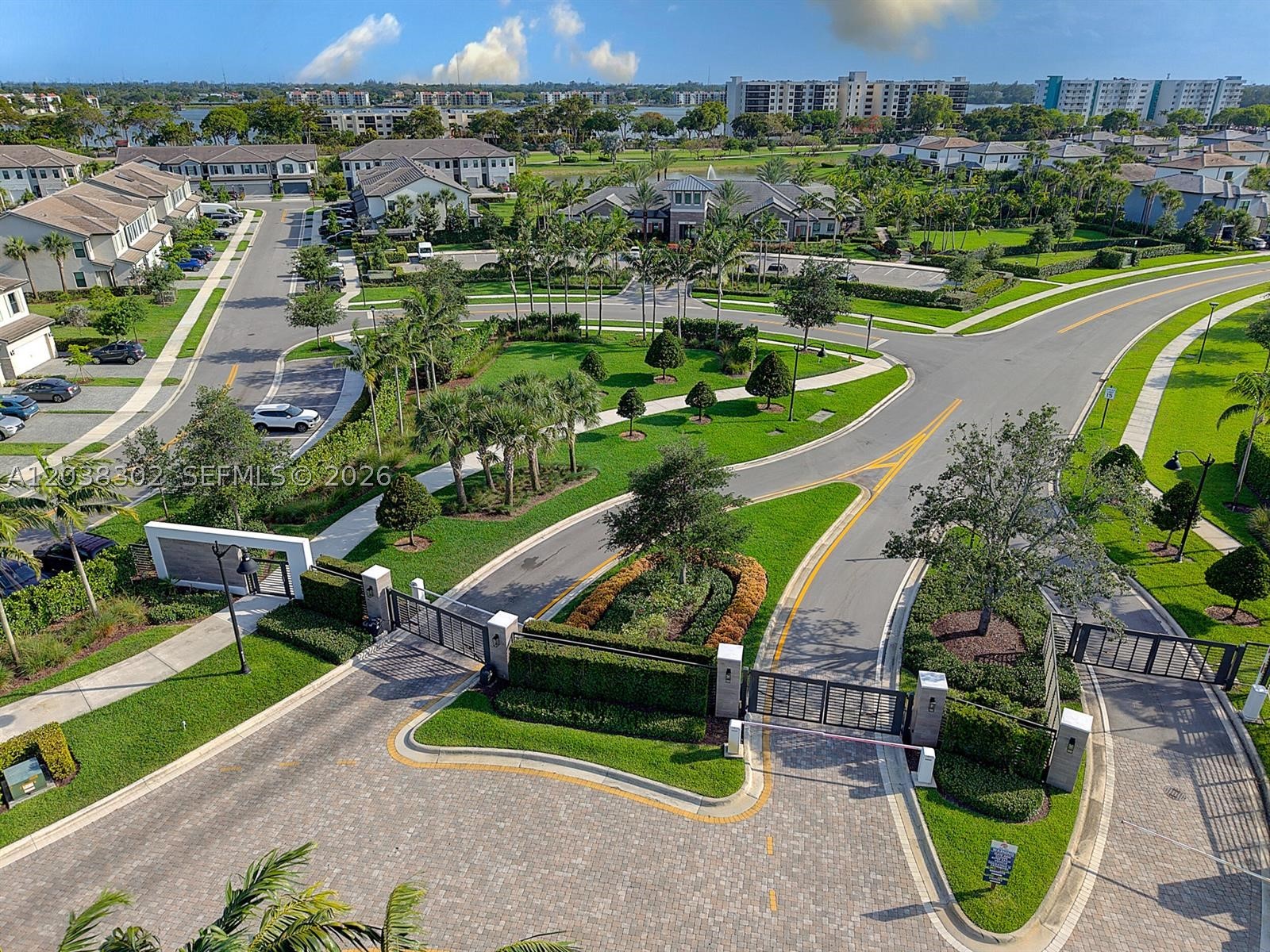 OAK TREE PROPERTY REDEVEL - Residential Lease