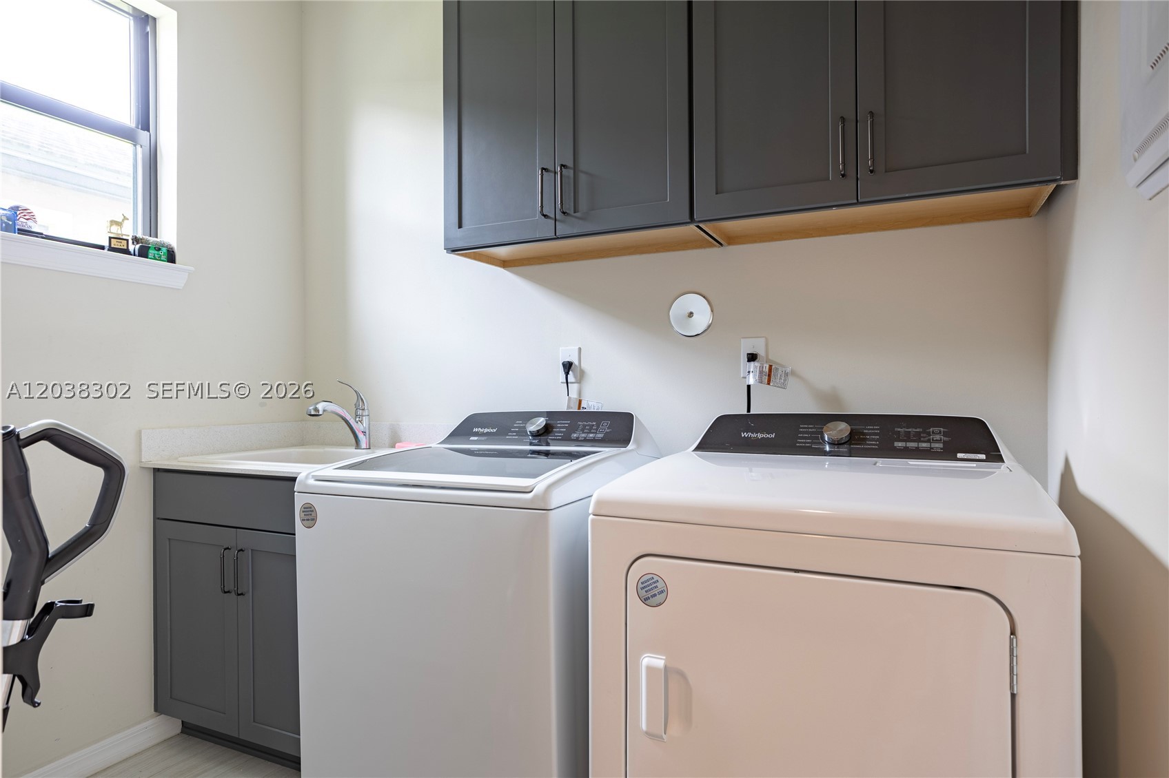 OAK TREE PROPERTY REDEVEL - Residential Lease