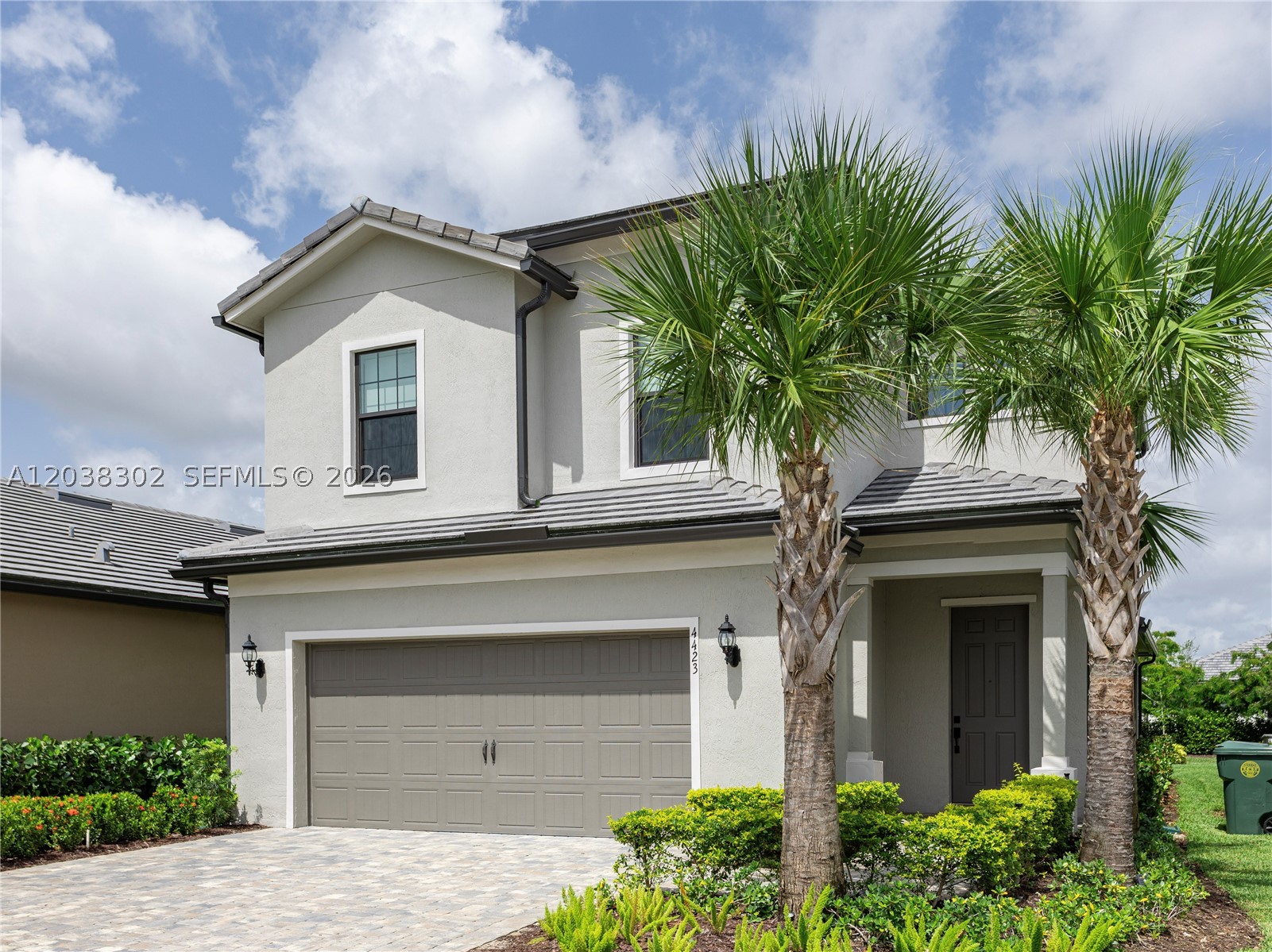 OAK TREE PROPERTY REDEVEL - Residential Lease