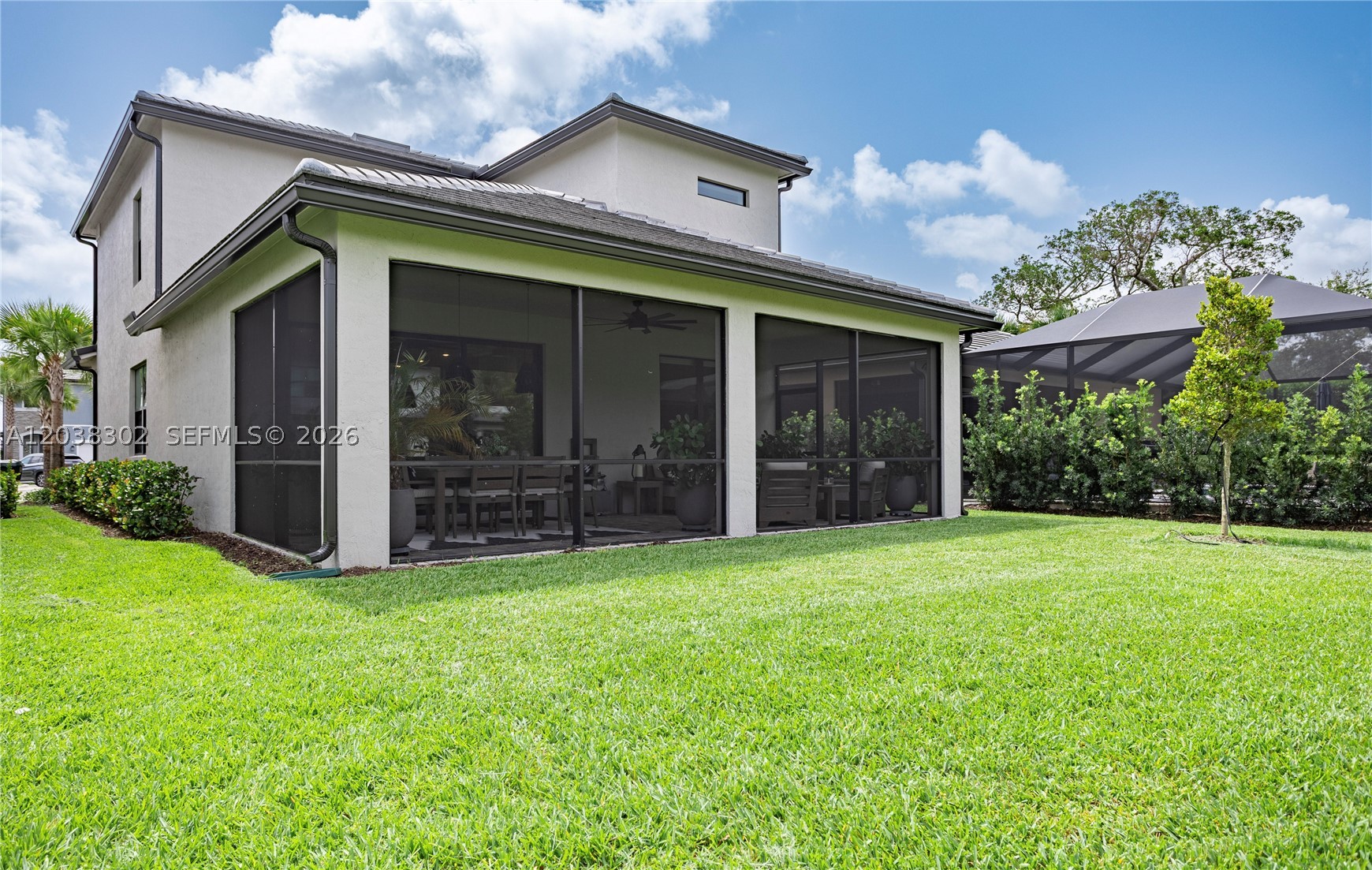 OAK TREE PROPERTY REDEVEL - Residential Lease