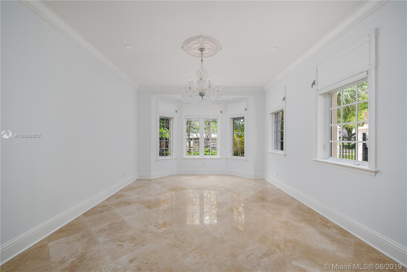 CORAL WATERWAY REPLAT - Residential