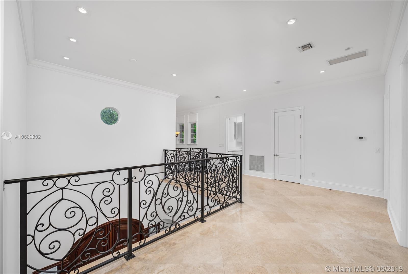 CORAL WATERWAY REPLAT - Residential