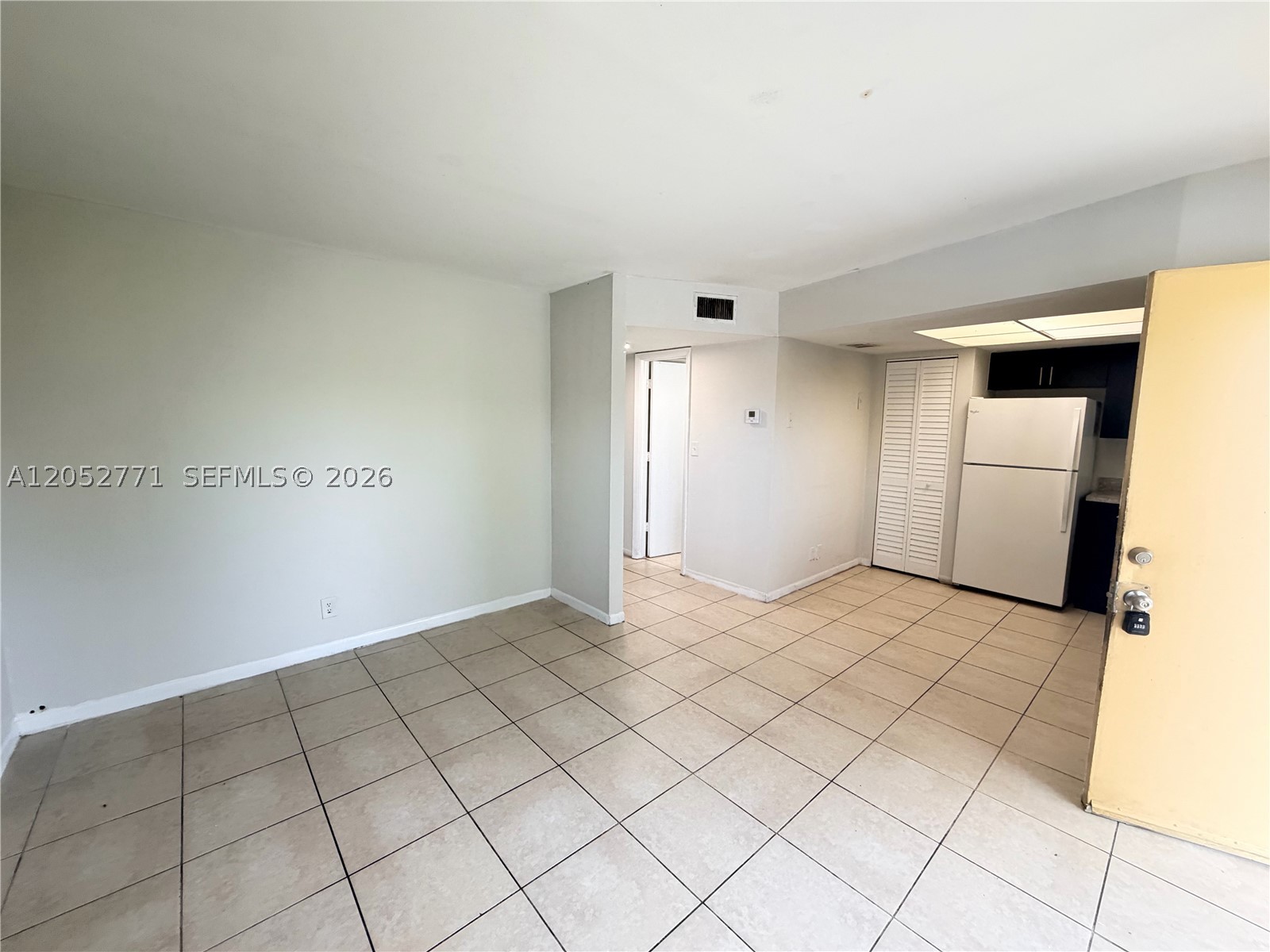 COURTS AT OAKLAND PARK - Residential Lease