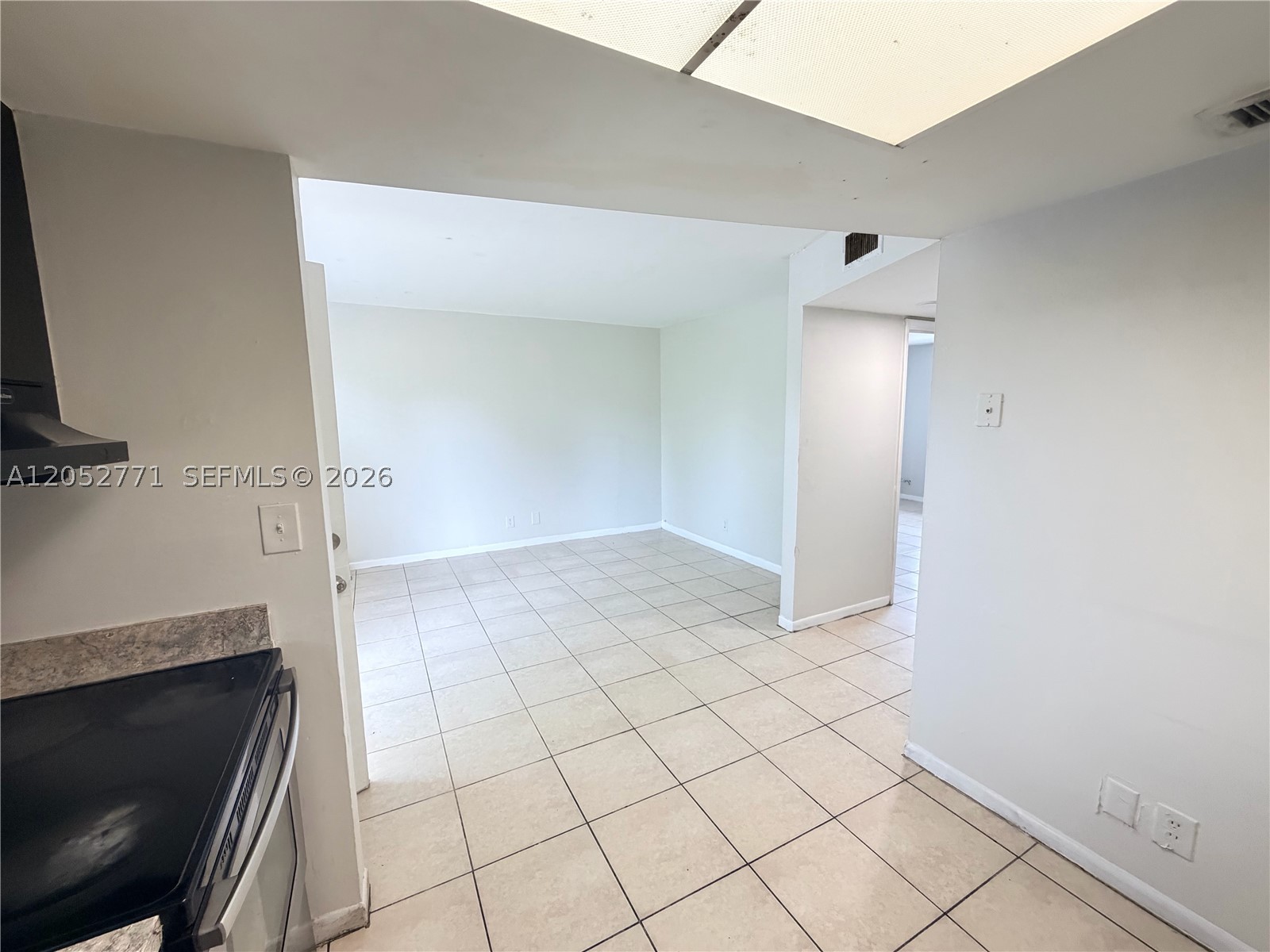 COURTS AT OAKLAND PARK - Residential Lease