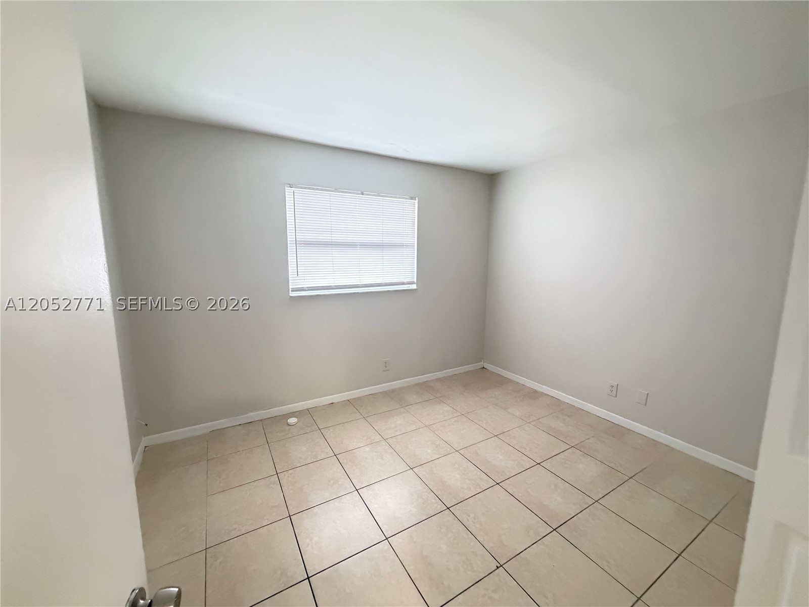 COURTS AT OAKLAND PARK - Residential Lease