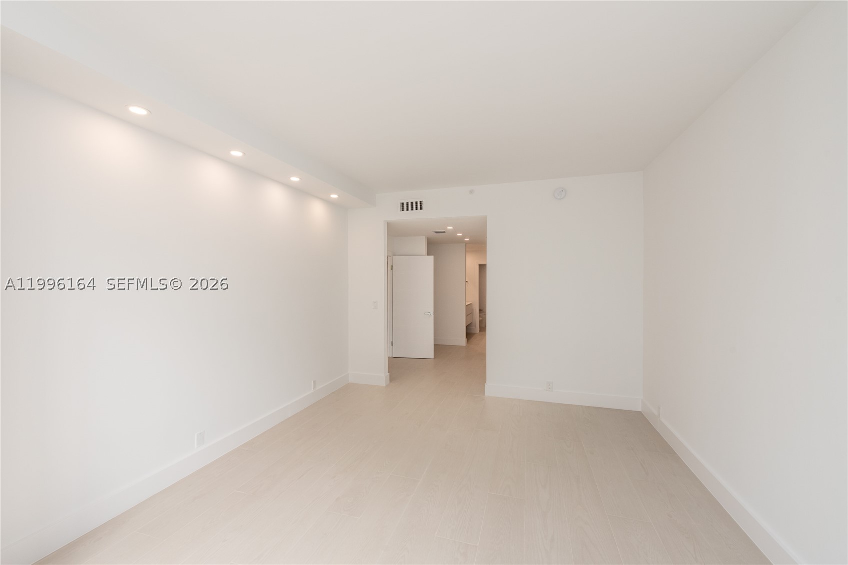 THE EMERALDBAY @ KEY COLO - Residential