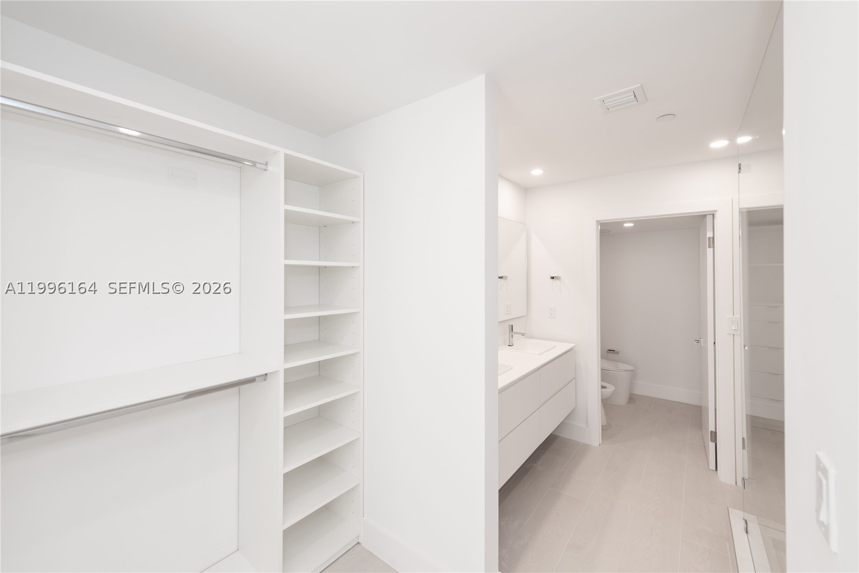 THE EMERALDBAY @ KEY COLO - Residential