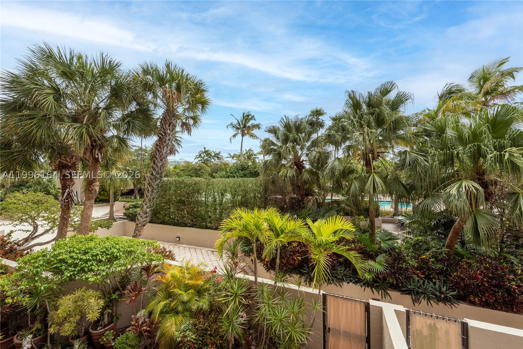 THE EMERALDBAY @ KEY COLO - Residential