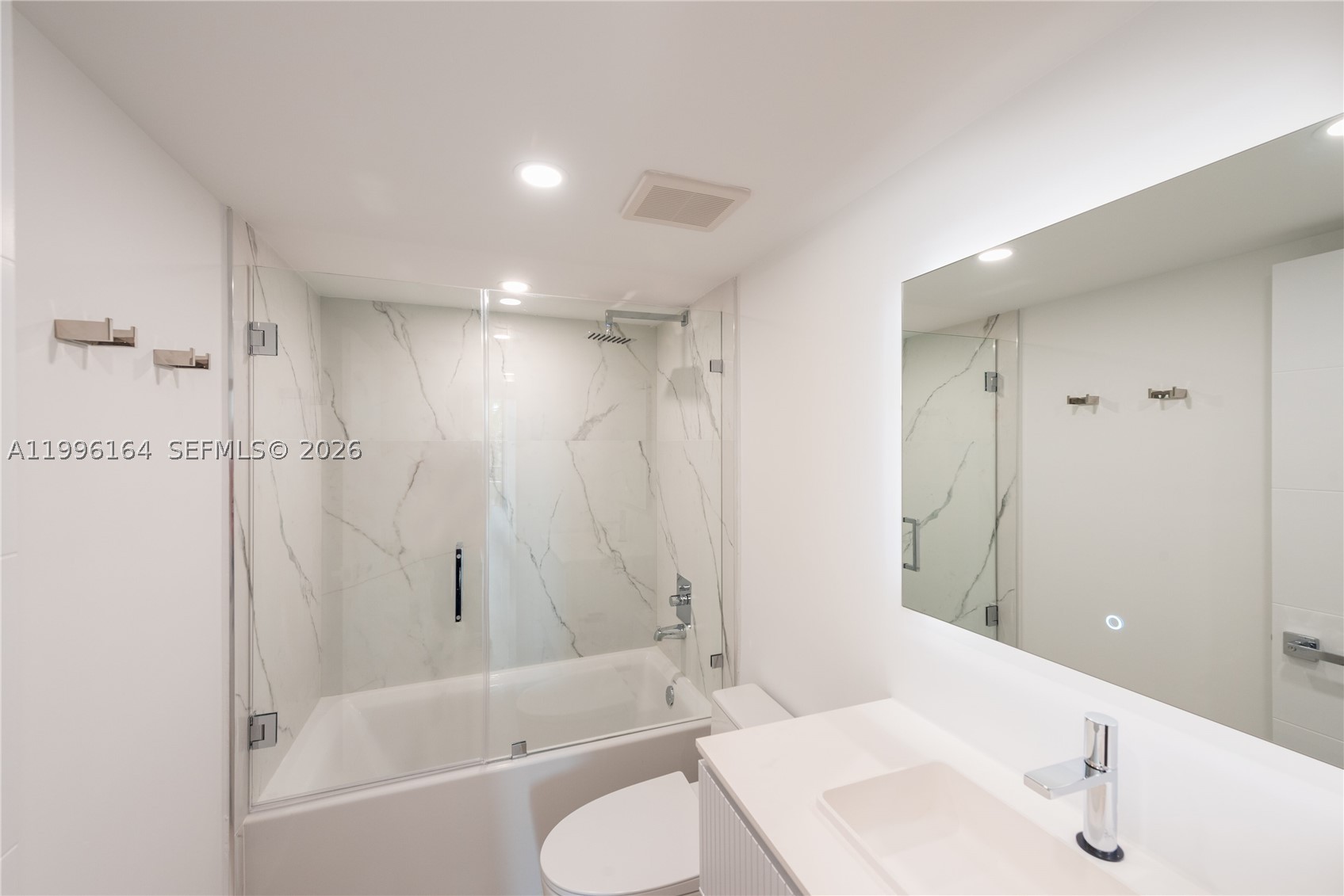 THE EMERALDBAY @ KEY COLO - Residential
