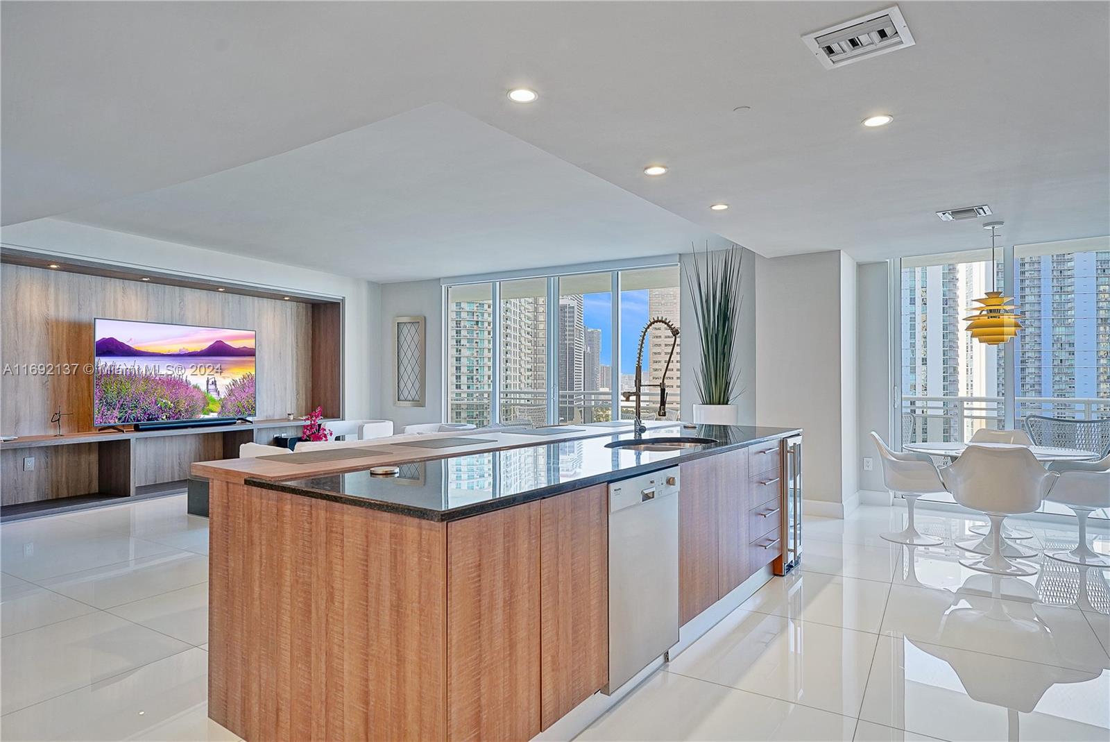 CARBONELL CONDO - Residential Lease