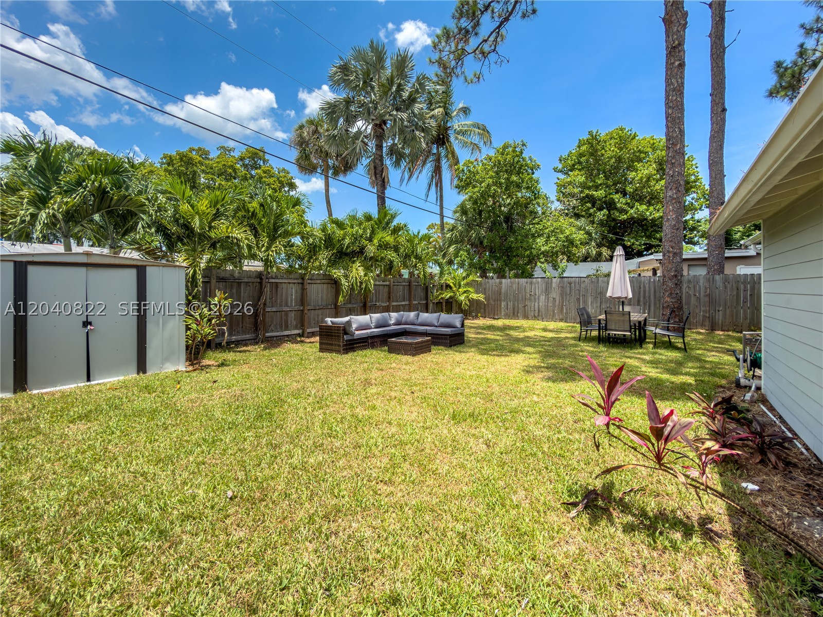 RIVERSIDE PARK - Residential