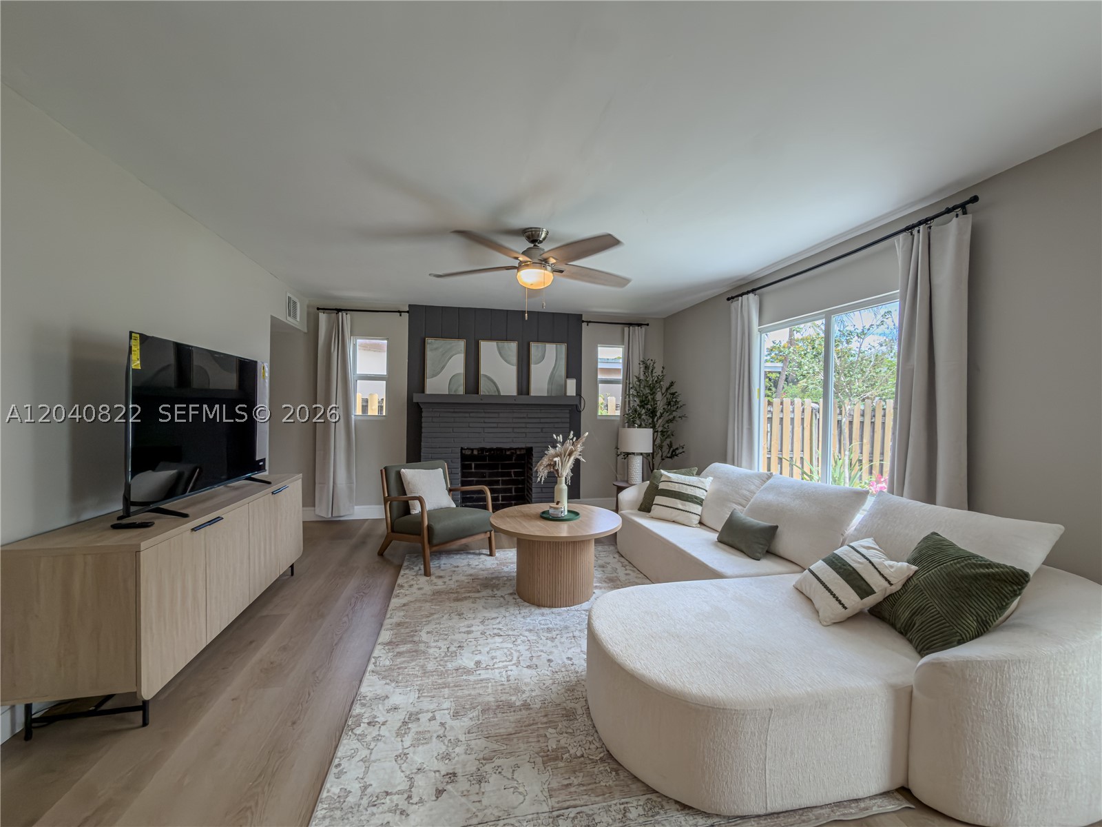 RIVERSIDE PARK - Residential