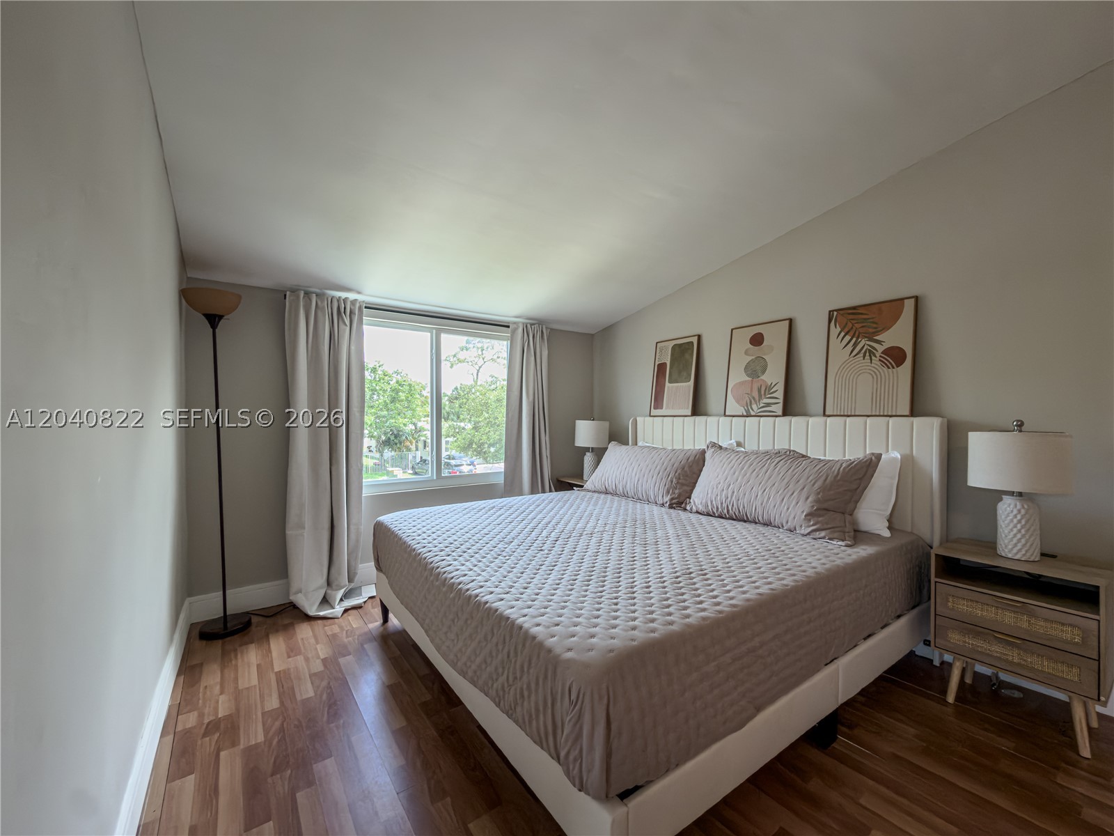 RIVERSIDE PARK - Residential