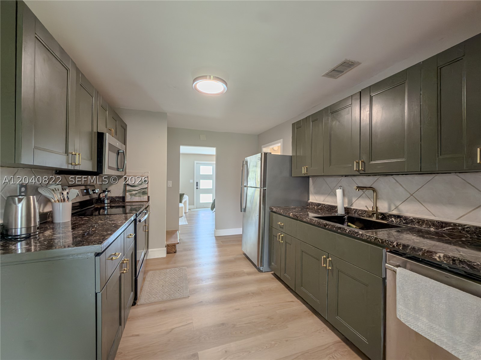 RIVERSIDE PARK - Residential