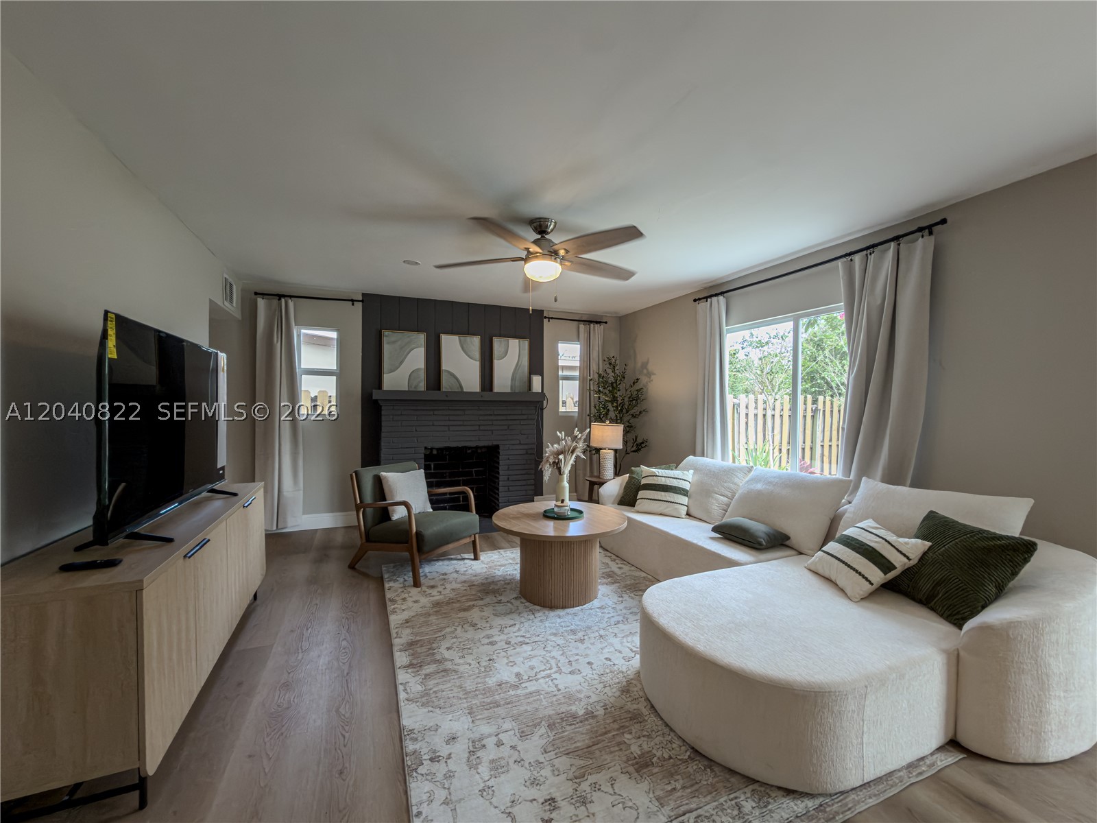 RIVERSIDE PARK - Residential