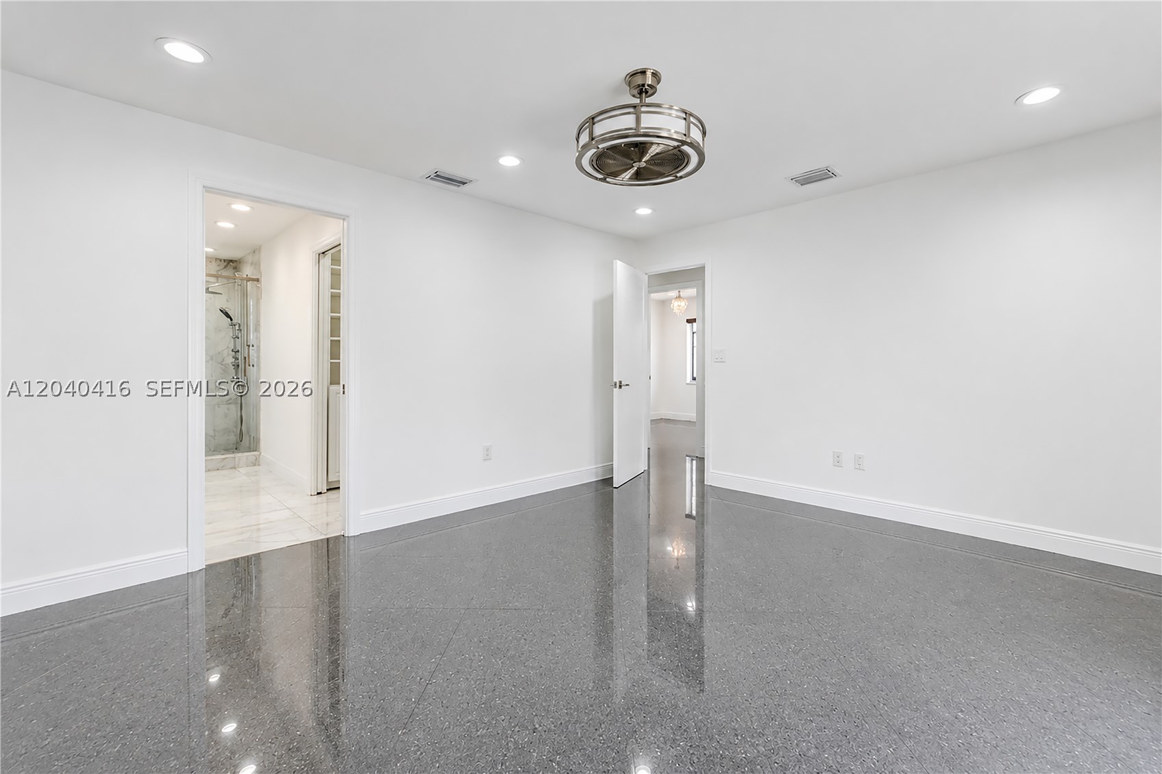 TAMIAMI LAKES SEC 4 - Residential
