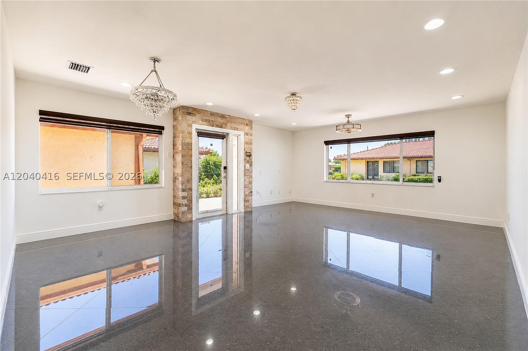 TAMIAMI LAKES SEC 4 - Residential