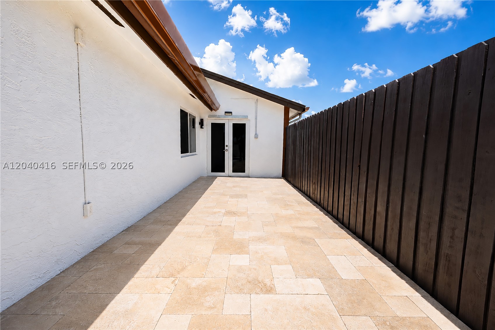 TAMIAMI LAKES SEC 4 - Residential