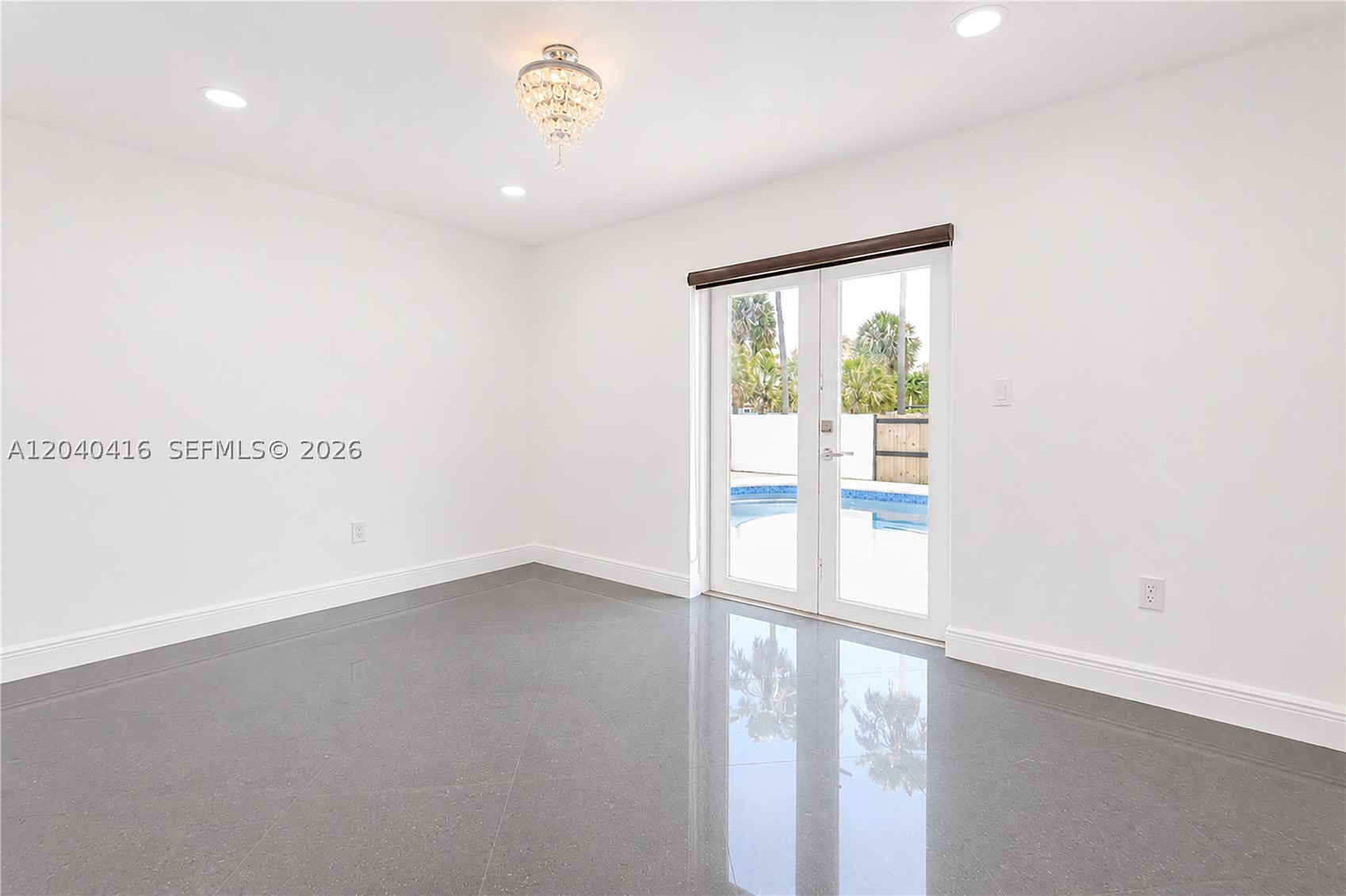 TAMIAMI LAKES SEC 4 - Residential