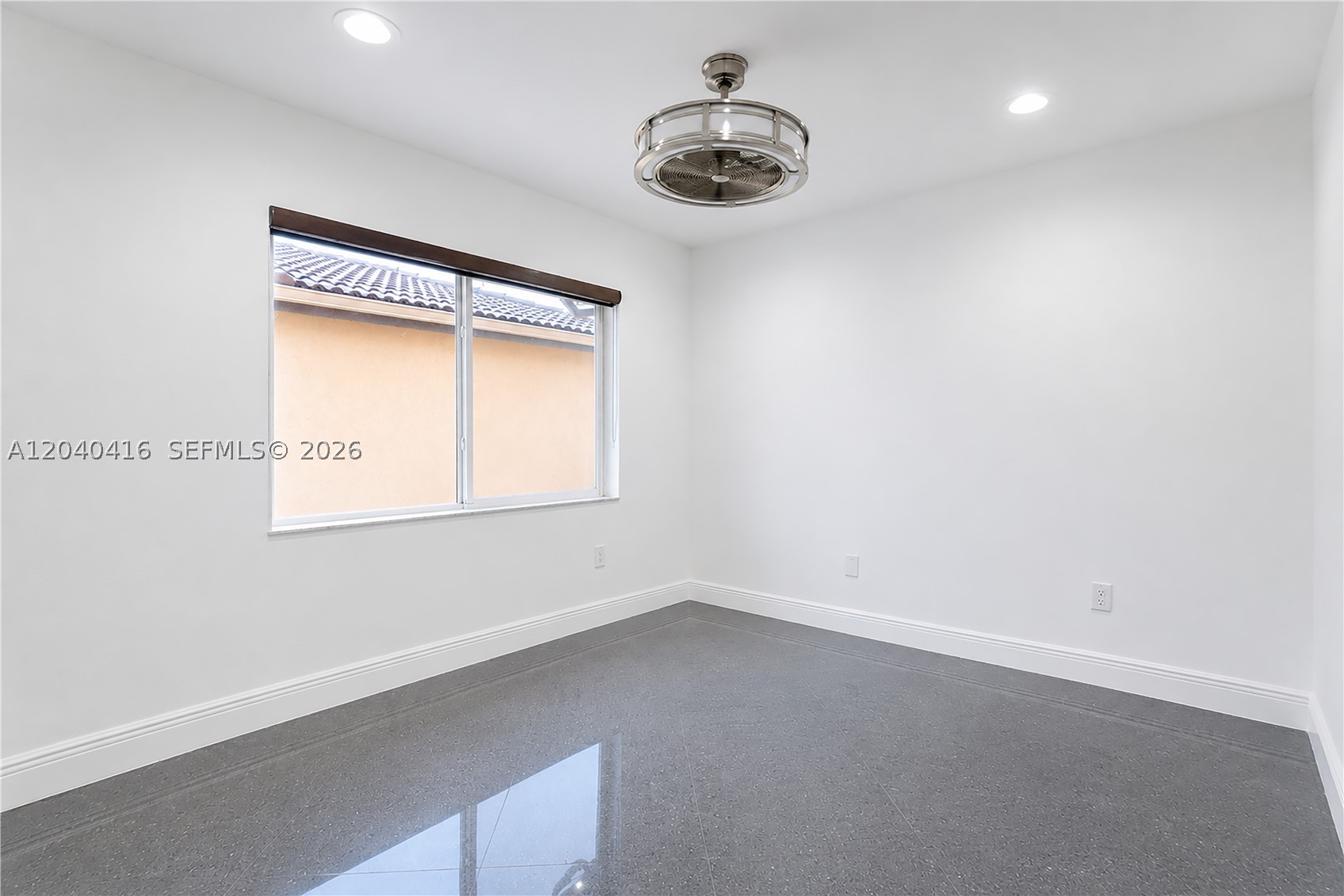 TAMIAMI LAKES SEC 4 - Residential