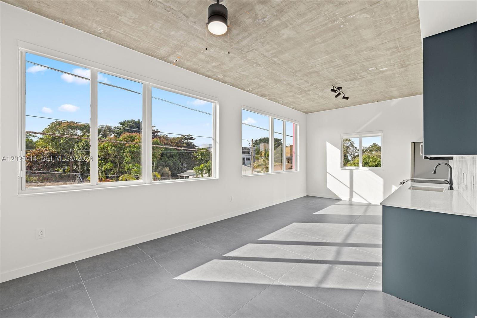 NORTHERN BLVD TRACK - Residential Lease