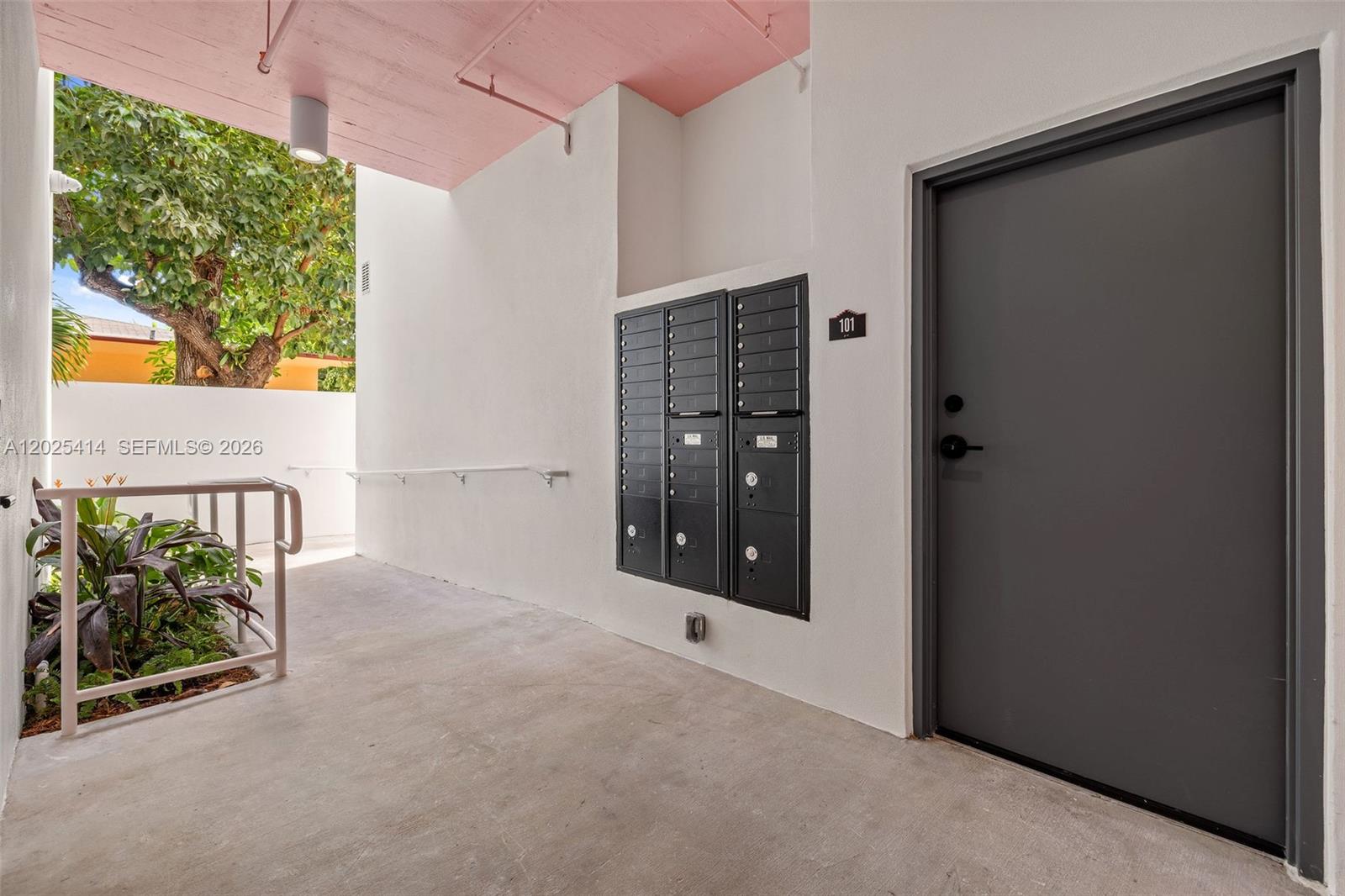 NORTHERN BLVD TRACK - Residential Lease