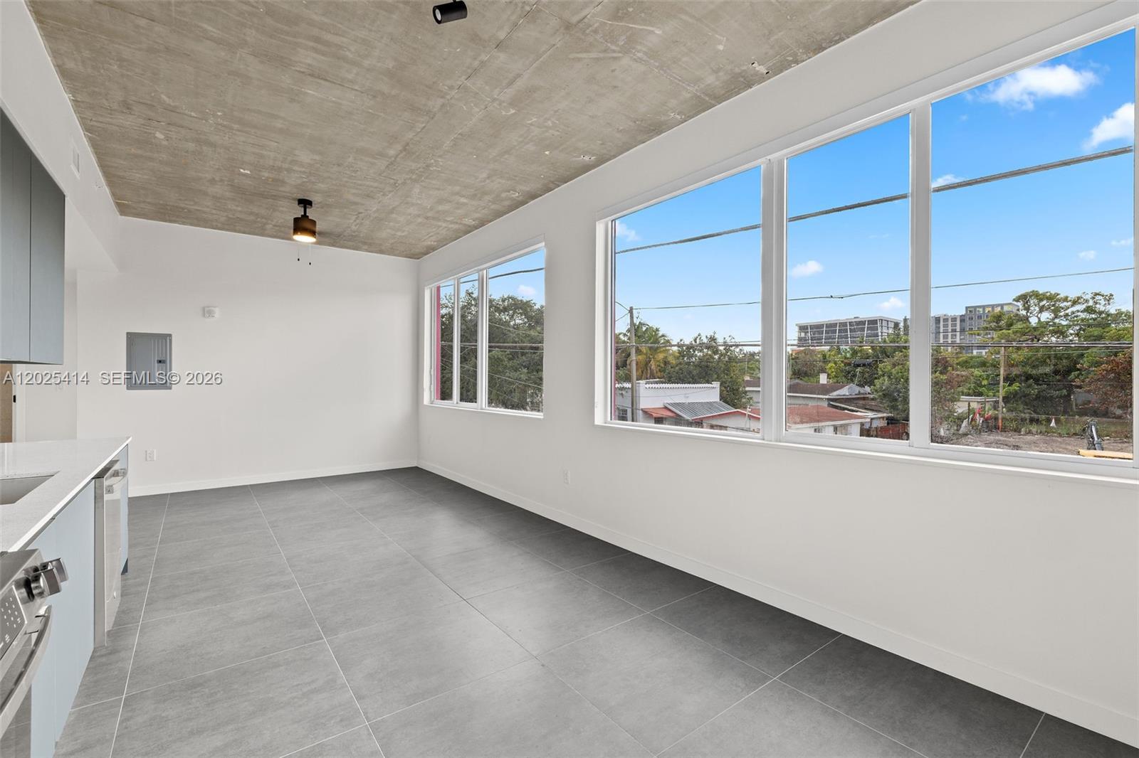 NORTHERN BLVD TRACK - Residential Lease