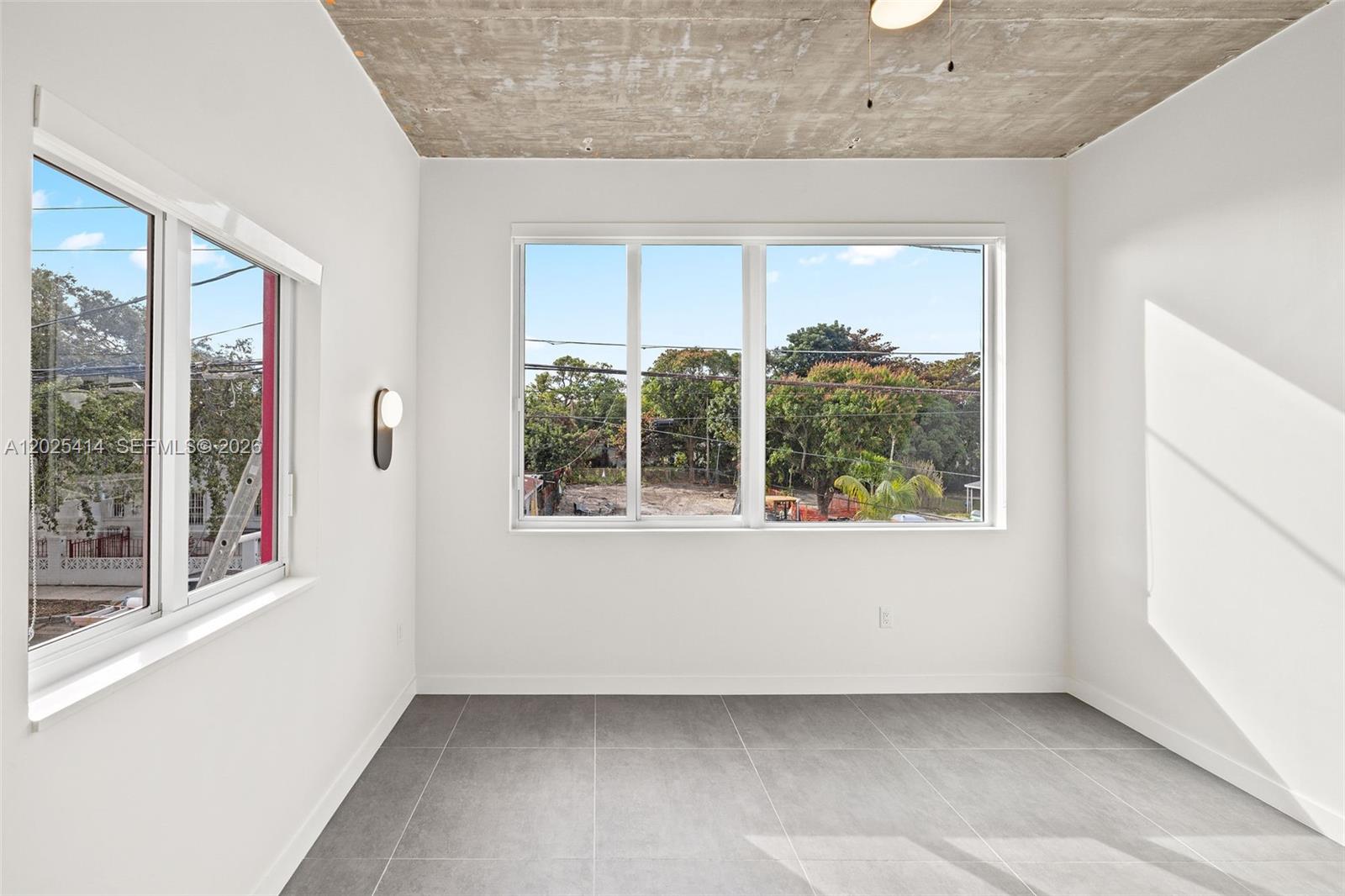 NORTHERN BLVD TRACK - Residential Lease