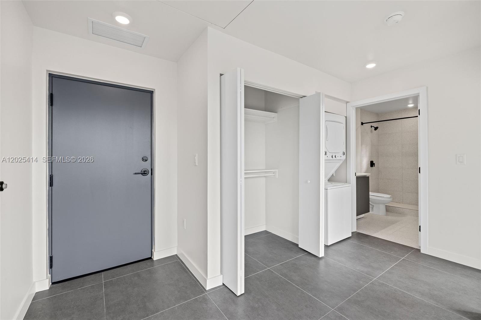 NORTHERN BLVD TRACK - Residential Lease