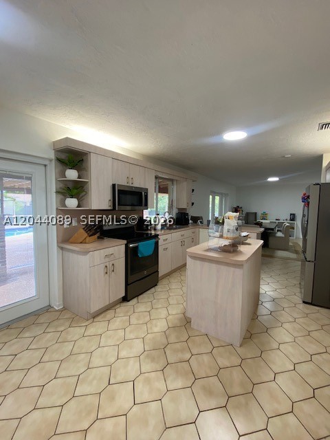 MARLA ESTATES - Residential Lease