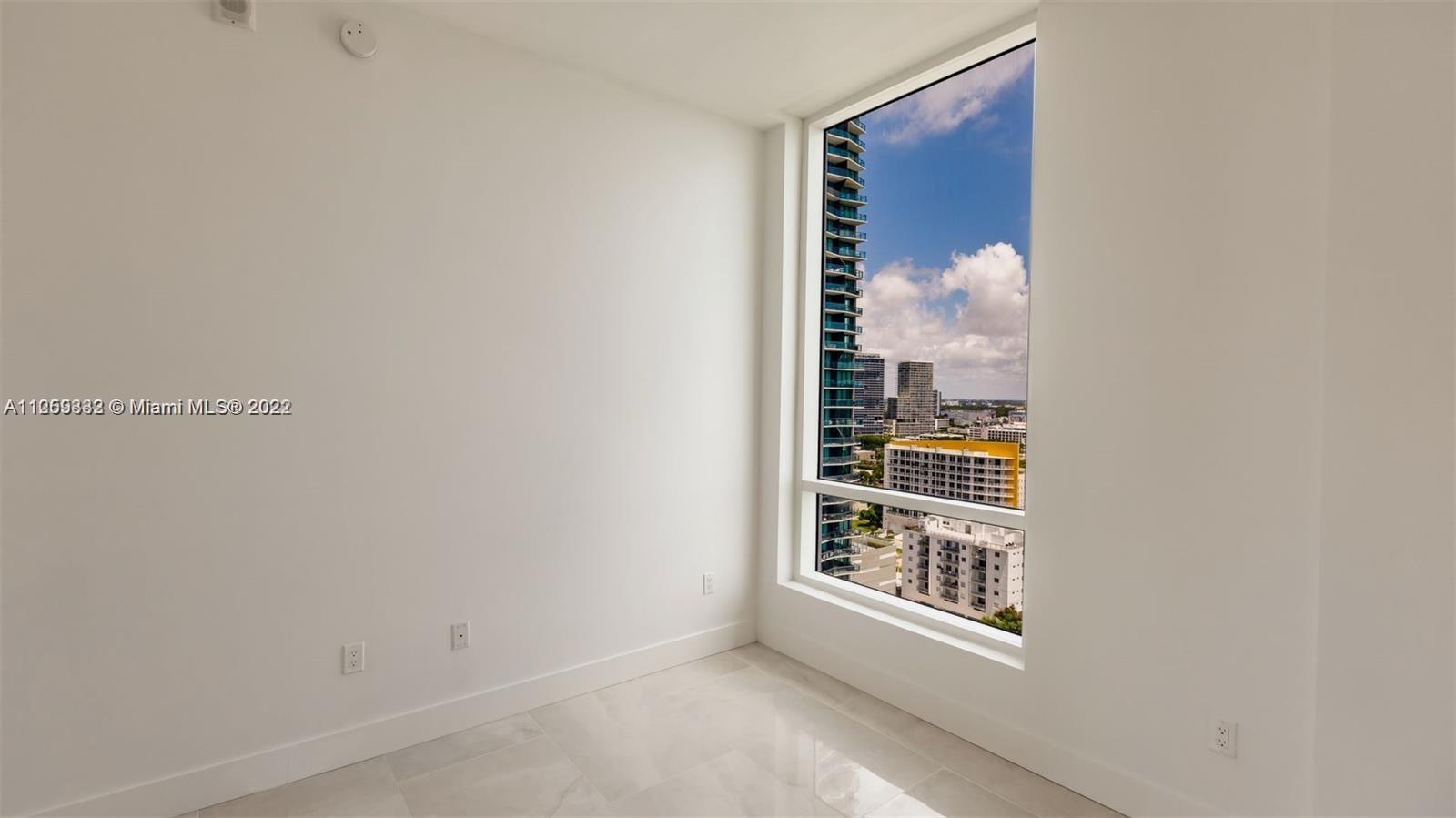 THE CRIMSON CONDO - Residential Lease