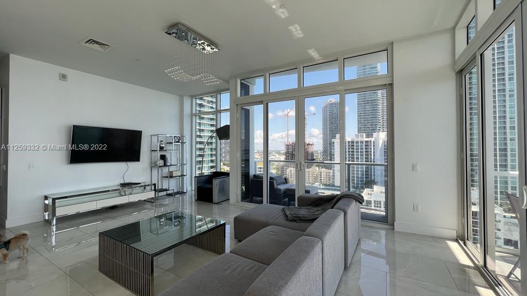 THE CRIMSON CONDO - Residential Lease