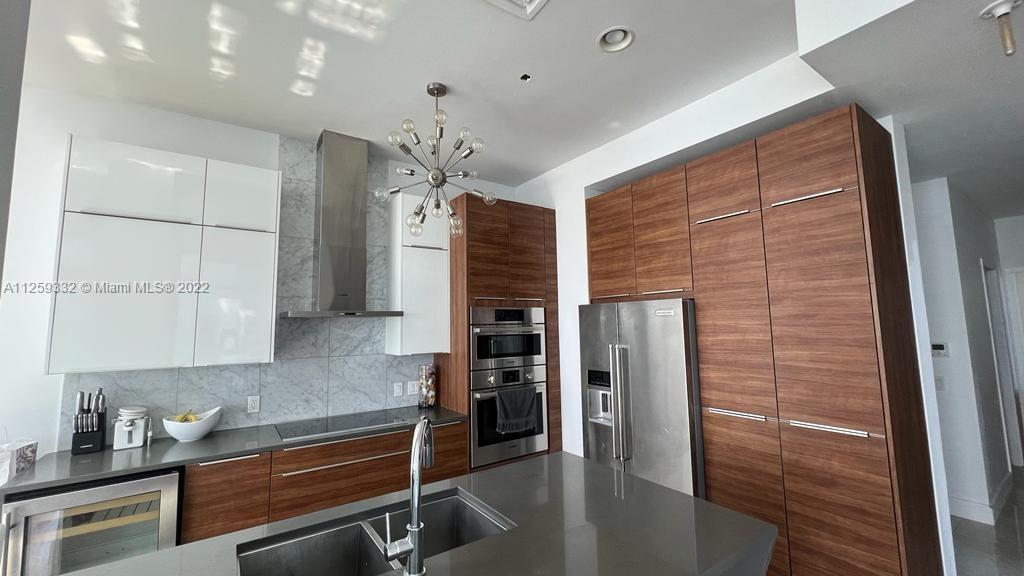 THE CRIMSON CONDO - Residential Lease