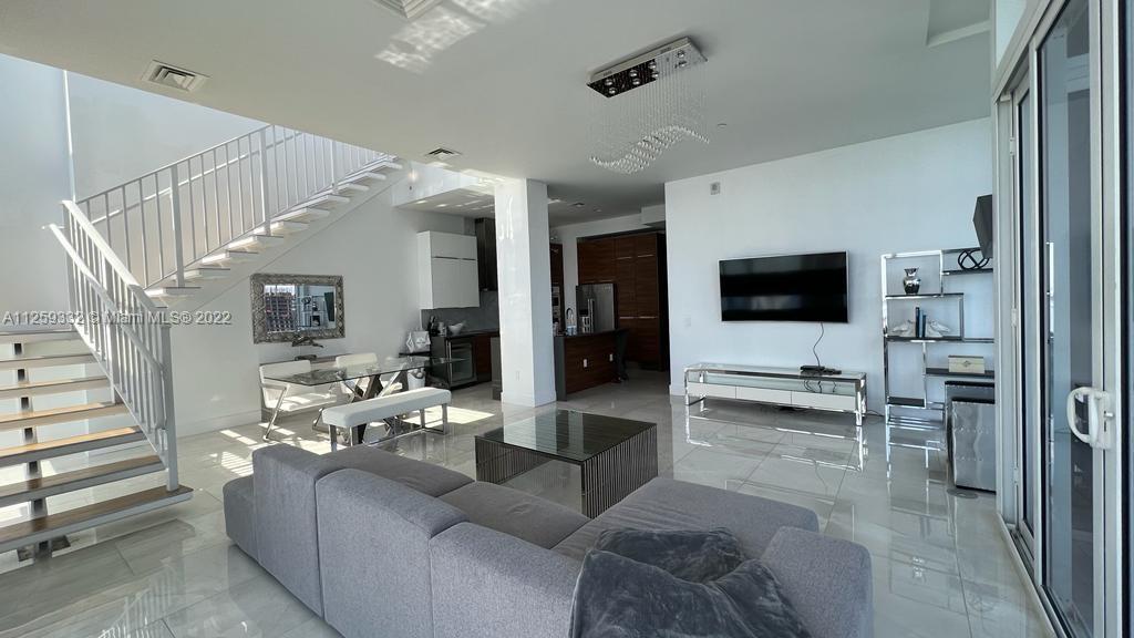THE CRIMSON CONDO - Residential Lease