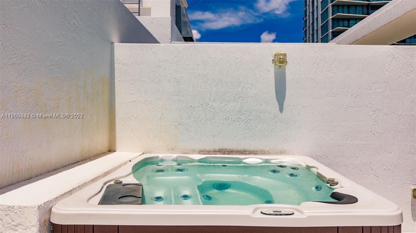 THE CRIMSON CONDO - Residential Lease