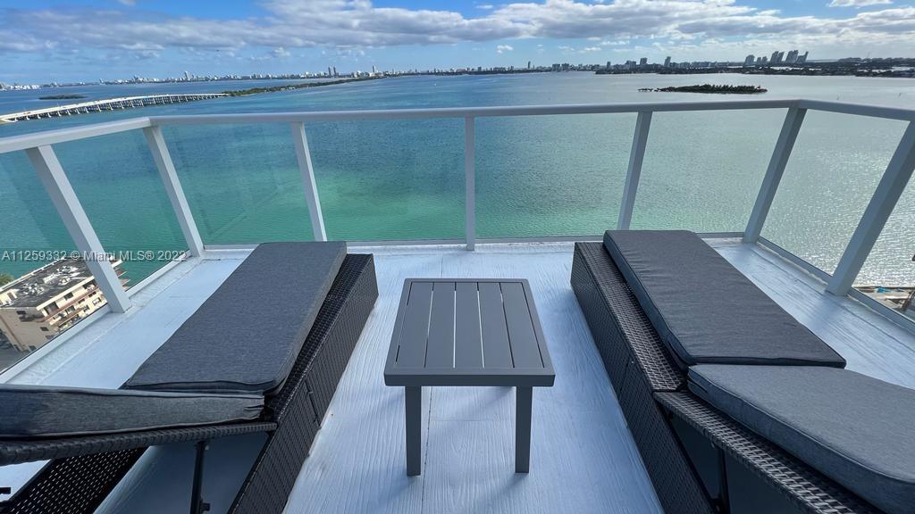 THE CRIMSON CONDO - Residential Lease
