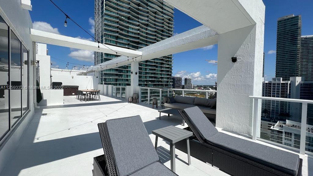 THE CRIMSON CONDO - Residential Lease