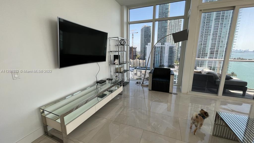 THE CRIMSON CONDO - Residential Lease