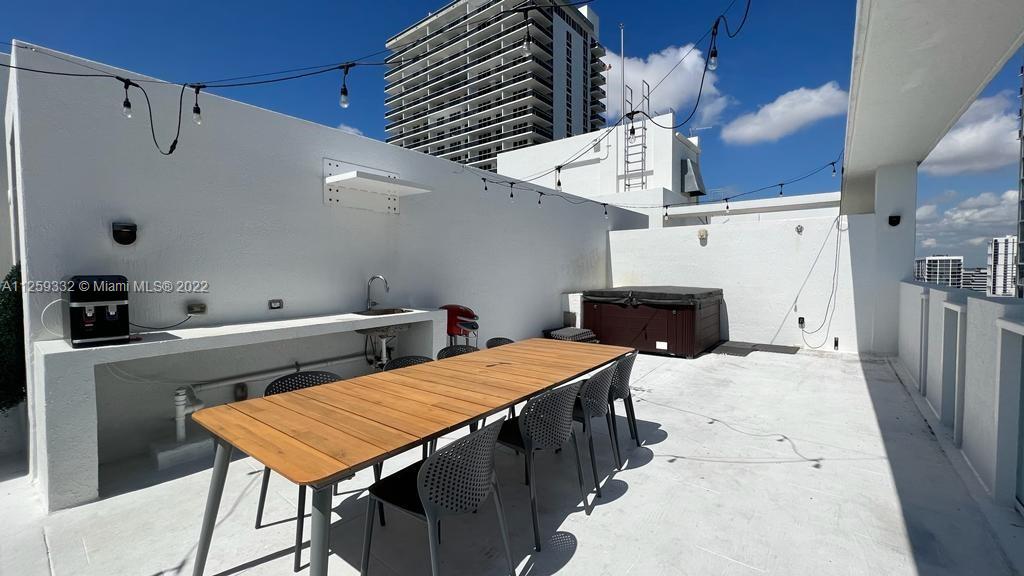 THE CRIMSON CONDO - Residential Lease