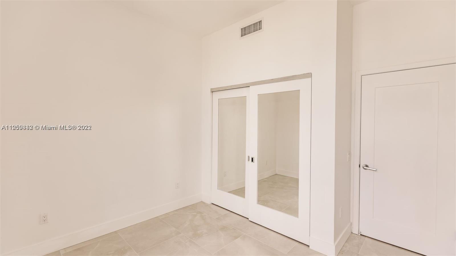THE CRIMSON CONDO - Residential Lease