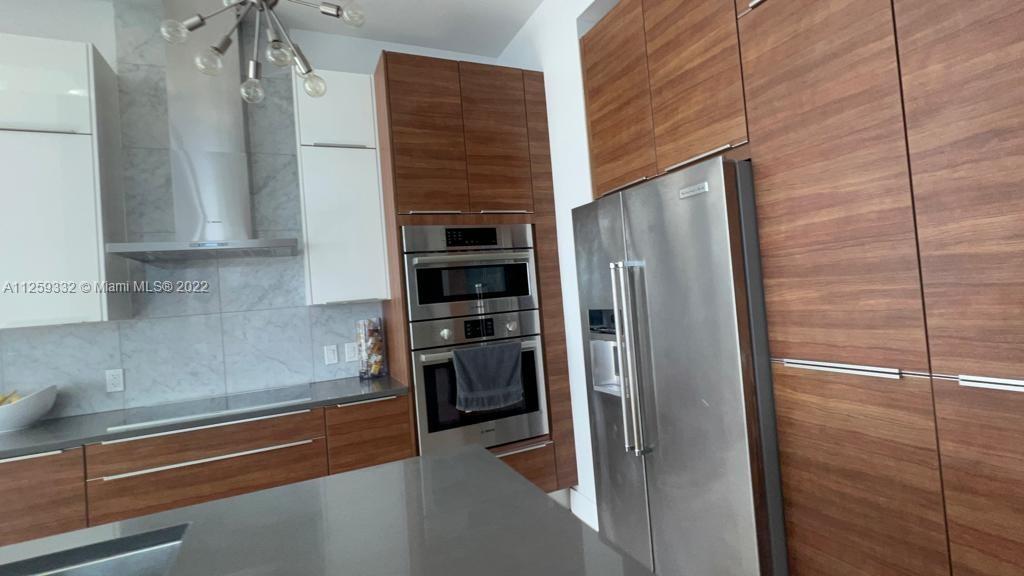 THE CRIMSON CONDO - Residential Lease