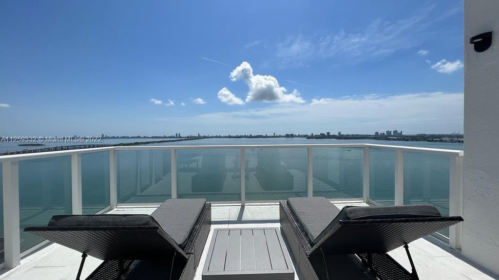 THE CRIMSON CONDO - Residential Lease