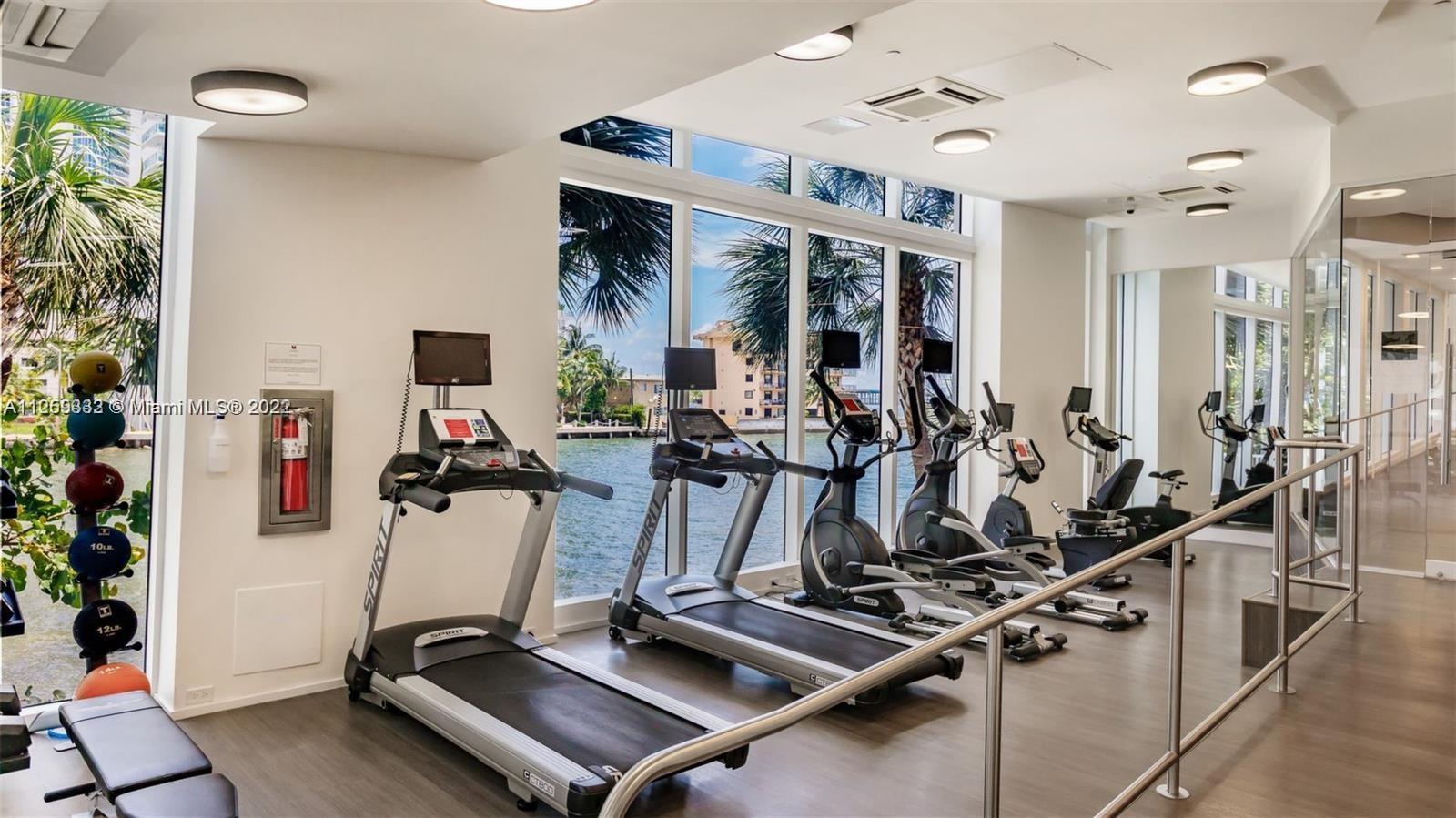 THE CRIMSON CONDO - Residential Lease