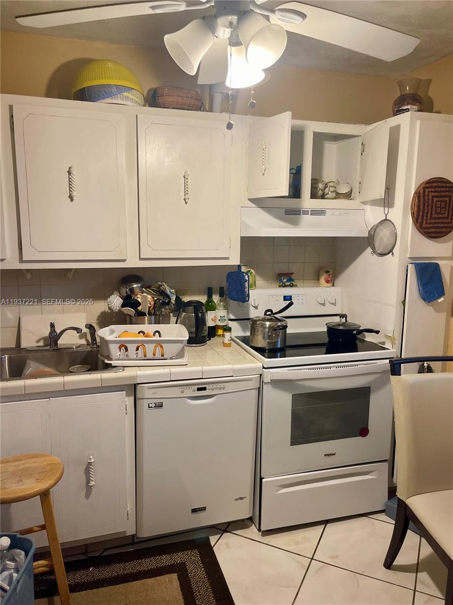 SANDS POINT CONDOMINIUM I - Residential